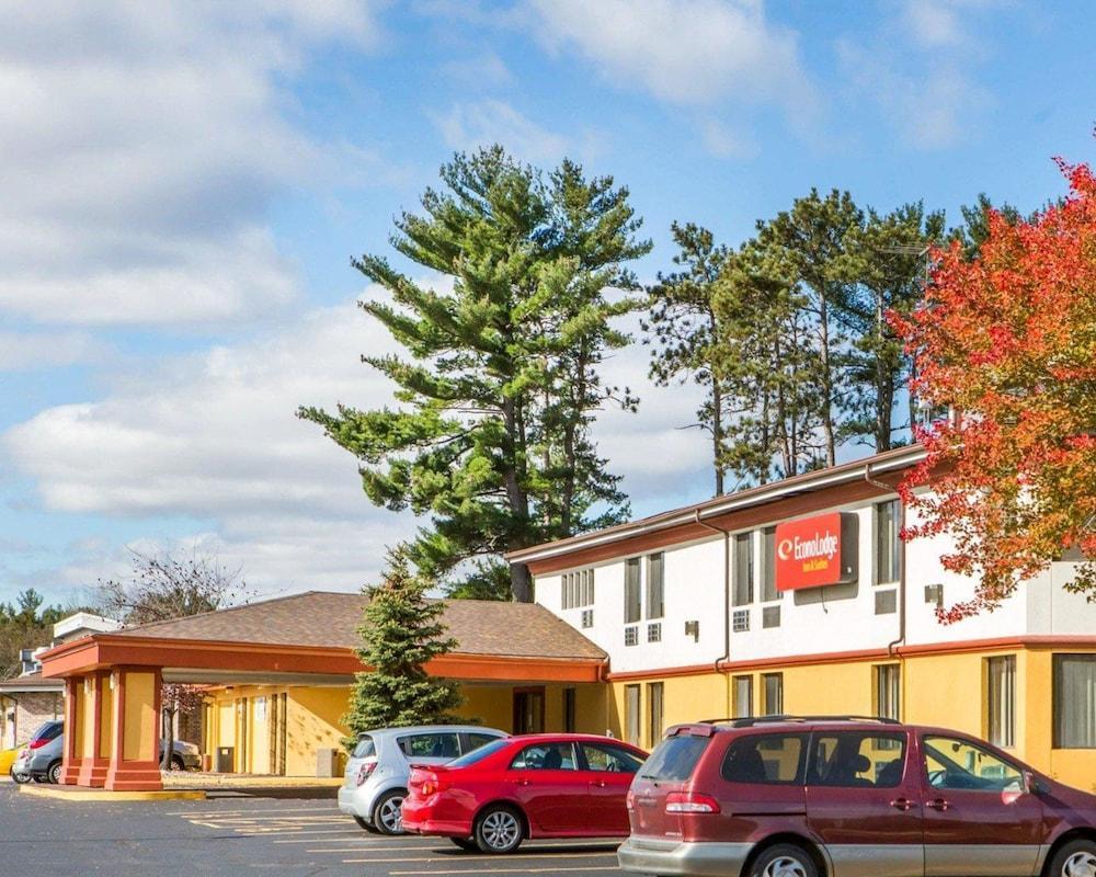 University Inn & Suites Stevens Point Buitenkant foto