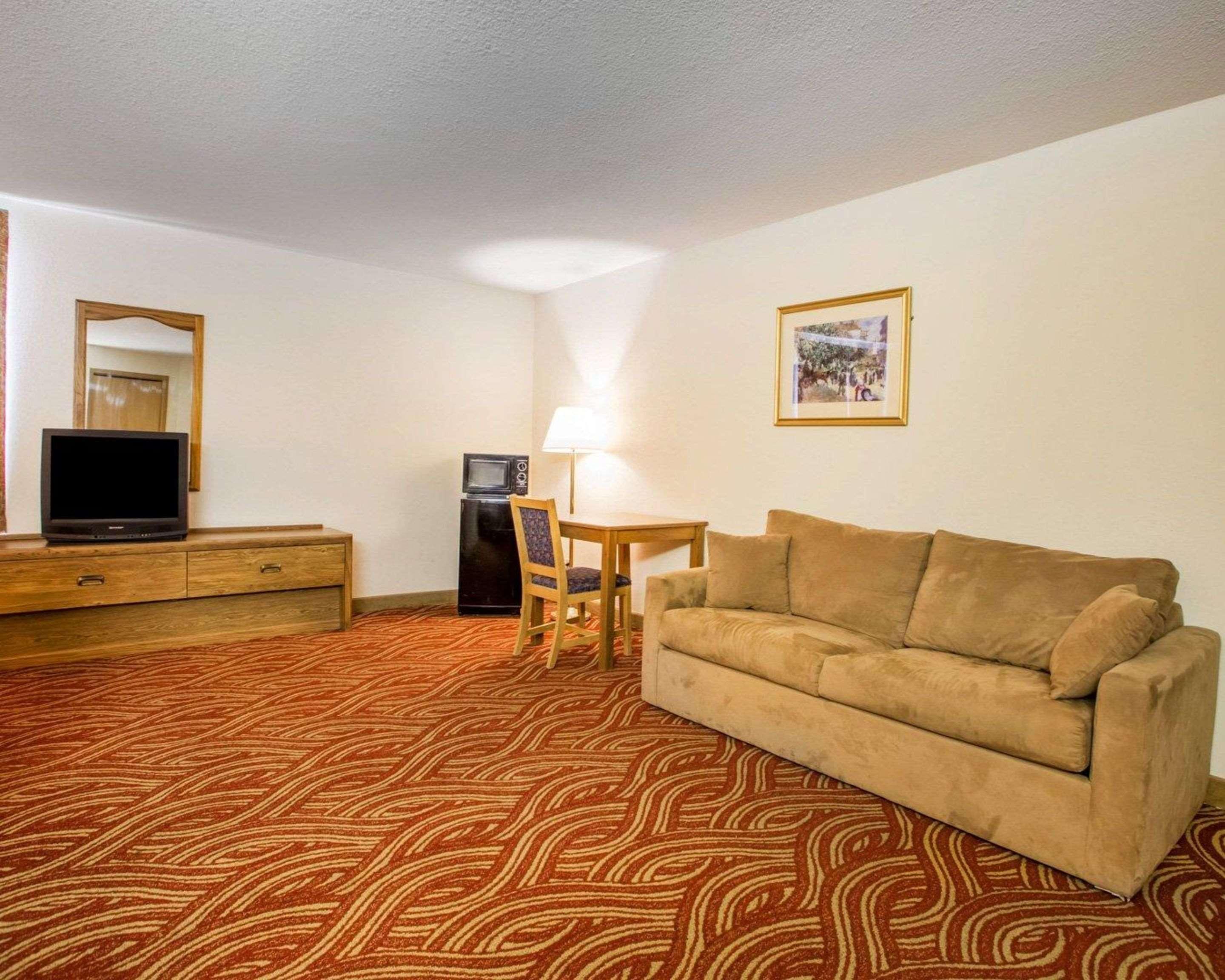 University Inn & Suites Stevens Point Buitenkant foto