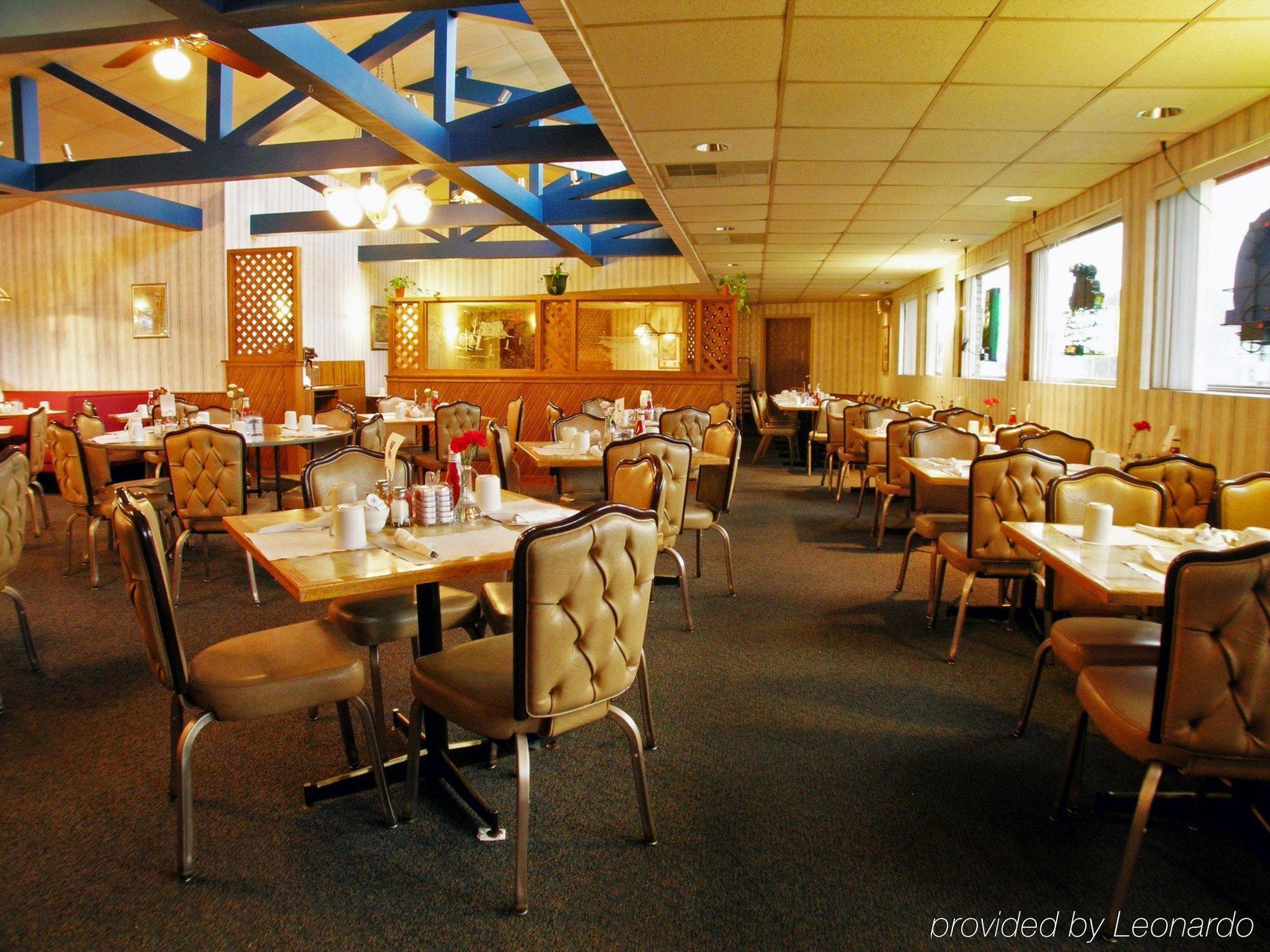 University Inn & Suites Stevens Point Buitenkant foto