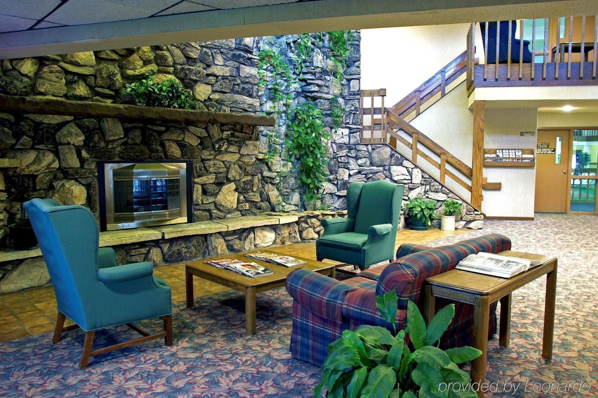 University Inn & Suites Stevens Point Buitenkant foto