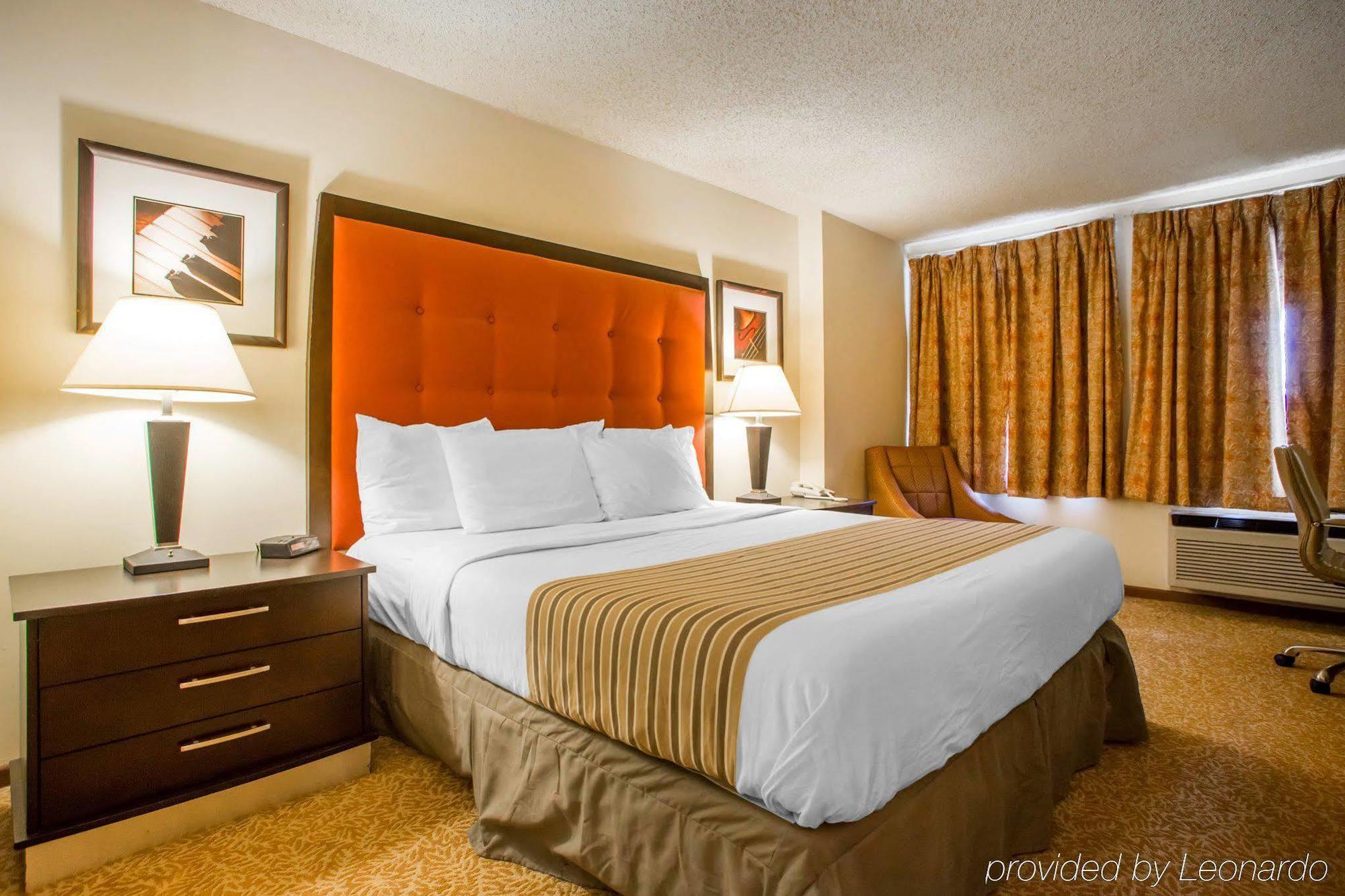 University Inn & Suites Stevens Point Buitenkant foto