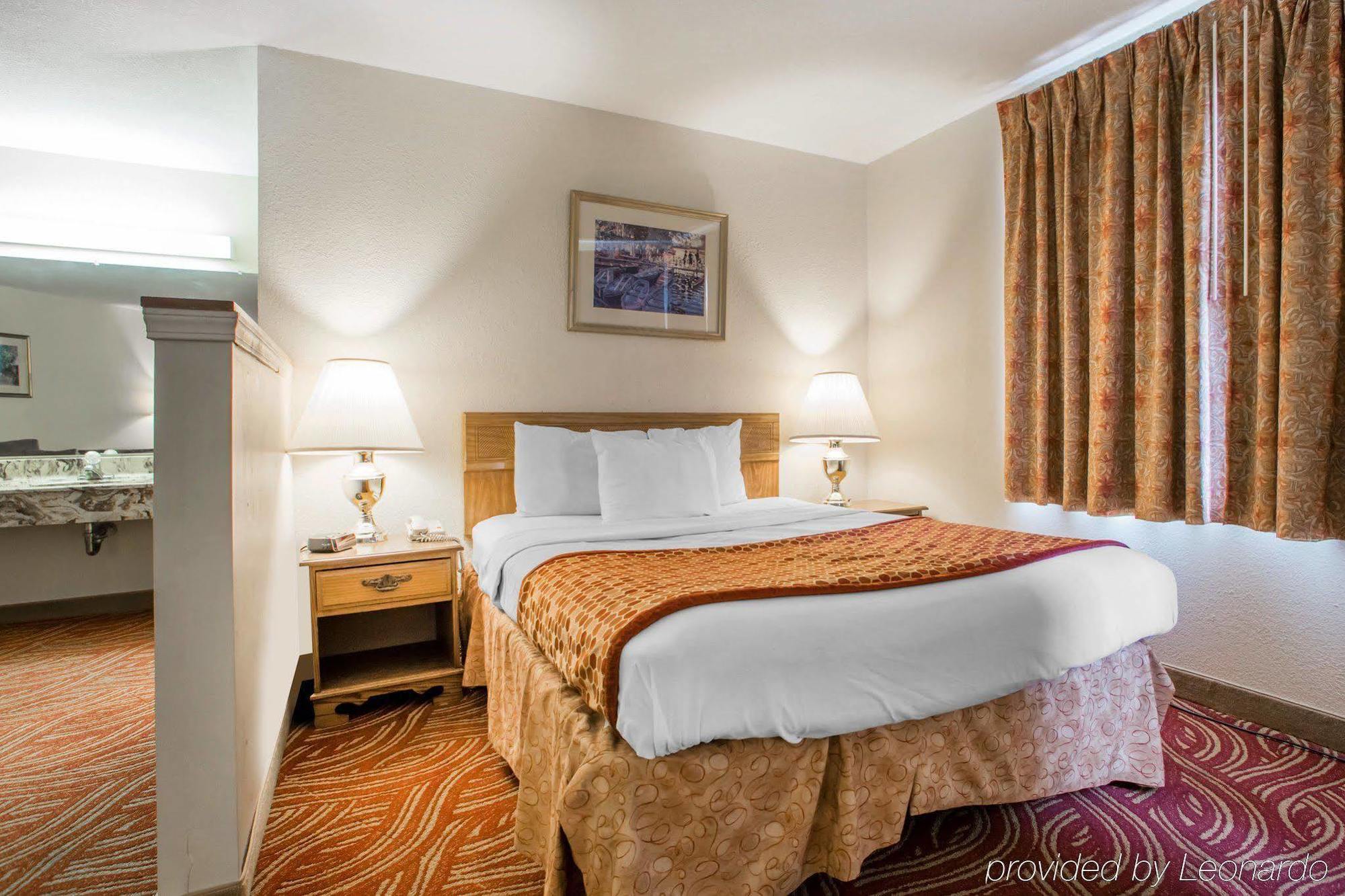 University Inn & Suites Stevens Point Buitenkant foto