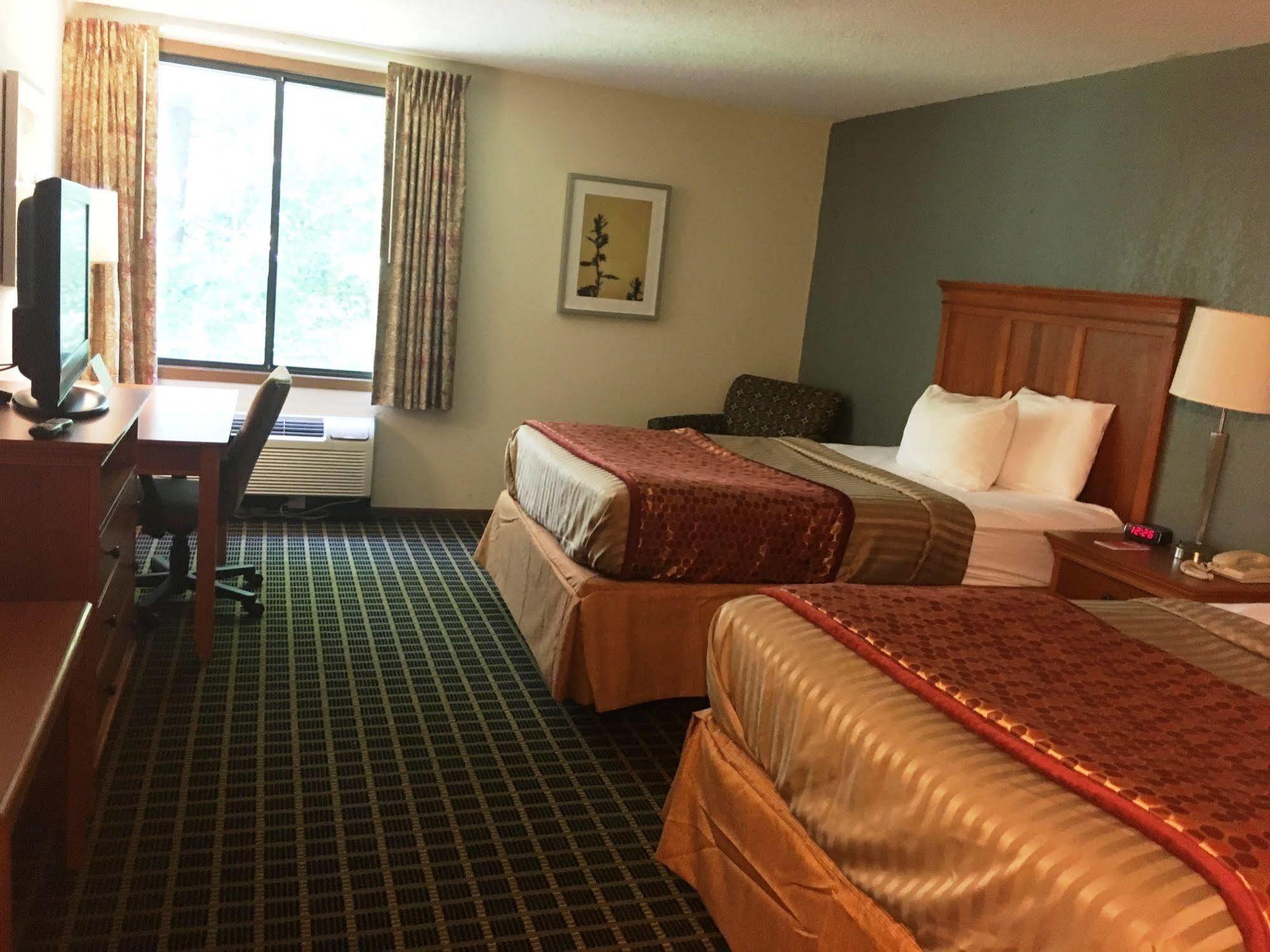University Inn & Suites Stevens Point Buitenkant foto