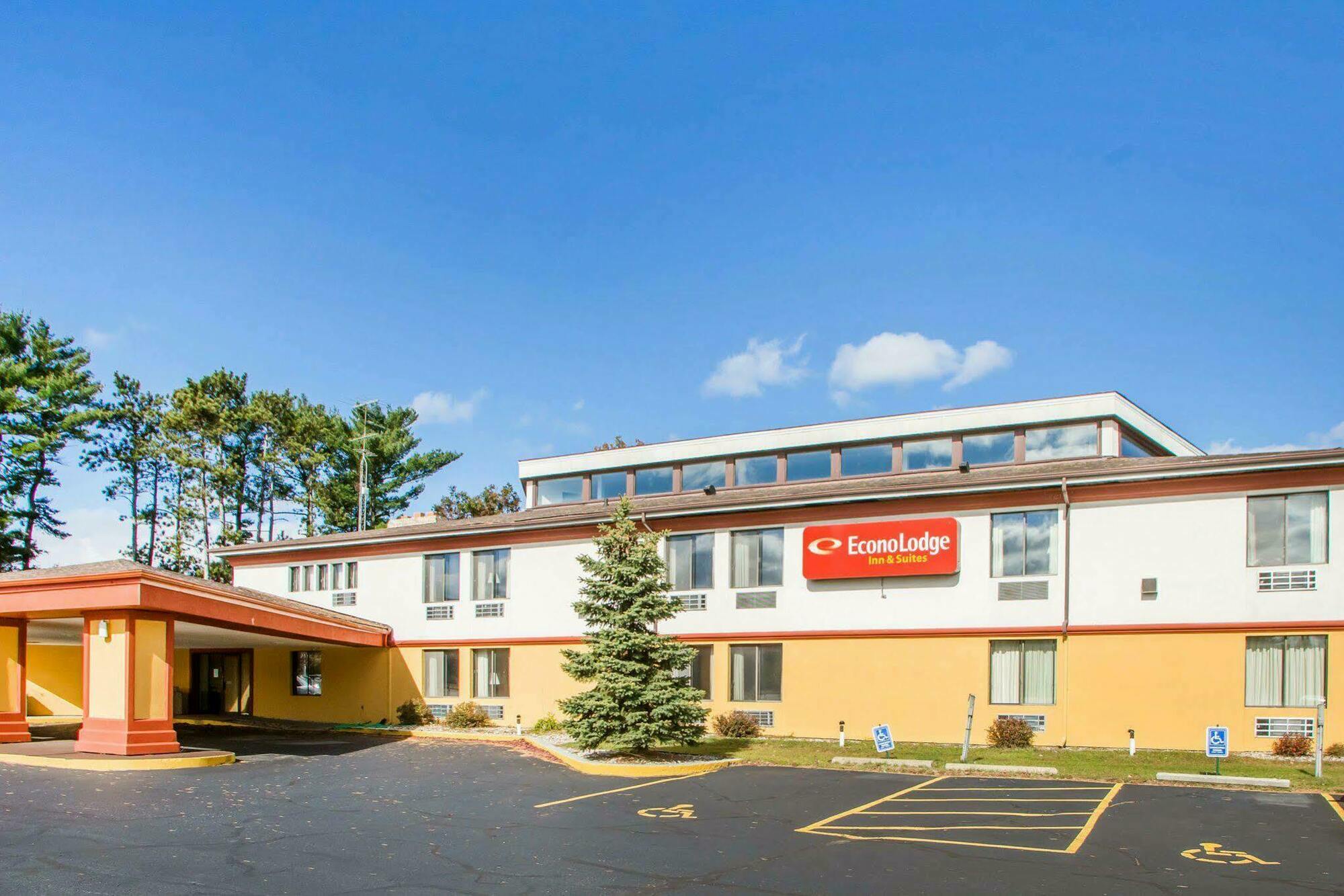 University Inn & Suites Stevens Point Buitenkant foto